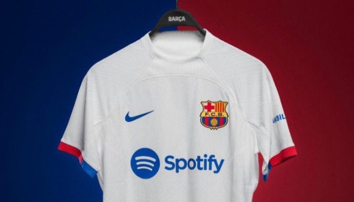 Barcelona Perkenalkan Jersey Tandang Terbaru