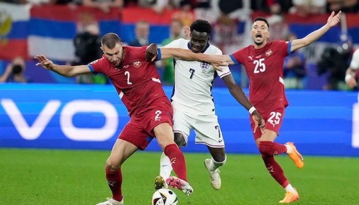 Bukayo Saka dikawal lawan di laga Serbia vs Inggris, Euro 2024