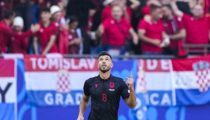 Euro 2024: Selebrasi gol pemain Albania, Klaus Gjasula 