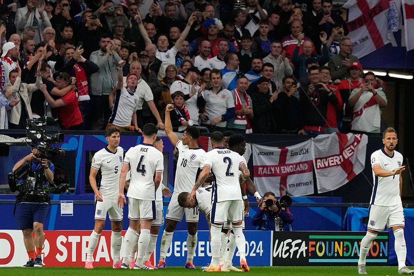 Momen selebrasi skuad Inggris untuk gol Jude Bellingham ke gawang Serbia Euro 2024