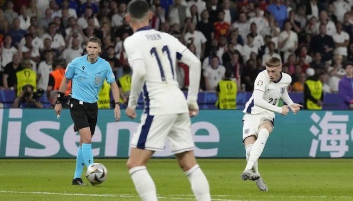 Momen Cole Palmer mencetak gol di final Euro 2024 antara Spanyol vs Inggris, Senin (15/07/2024).