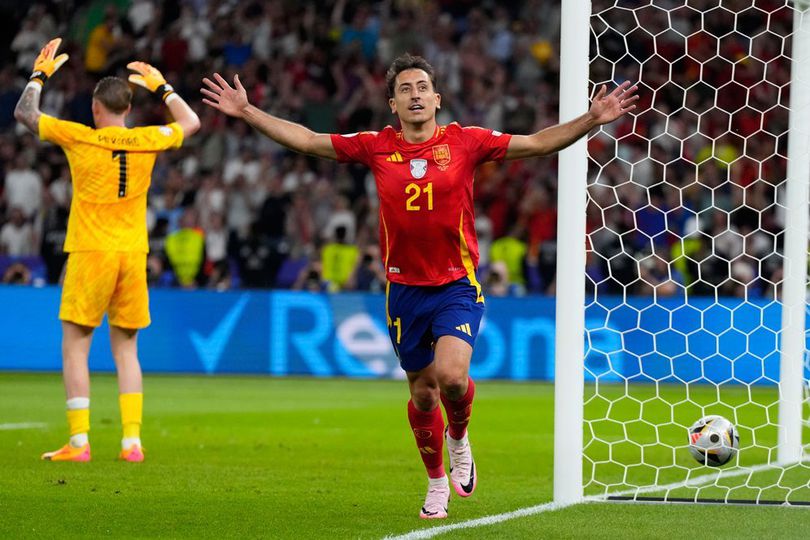 Selebrasi Mikel Oyarzabal dalam laga Spanyol vs Inggris di final Euro 2024, Senin (15/7/2024).