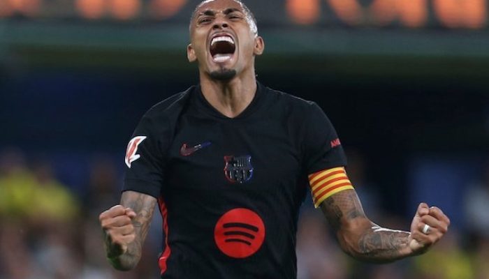 Selebrasi Raphinha dalam laga La Liga antara Villarreal vs Barcelona, Minggu (22/9/2024). 